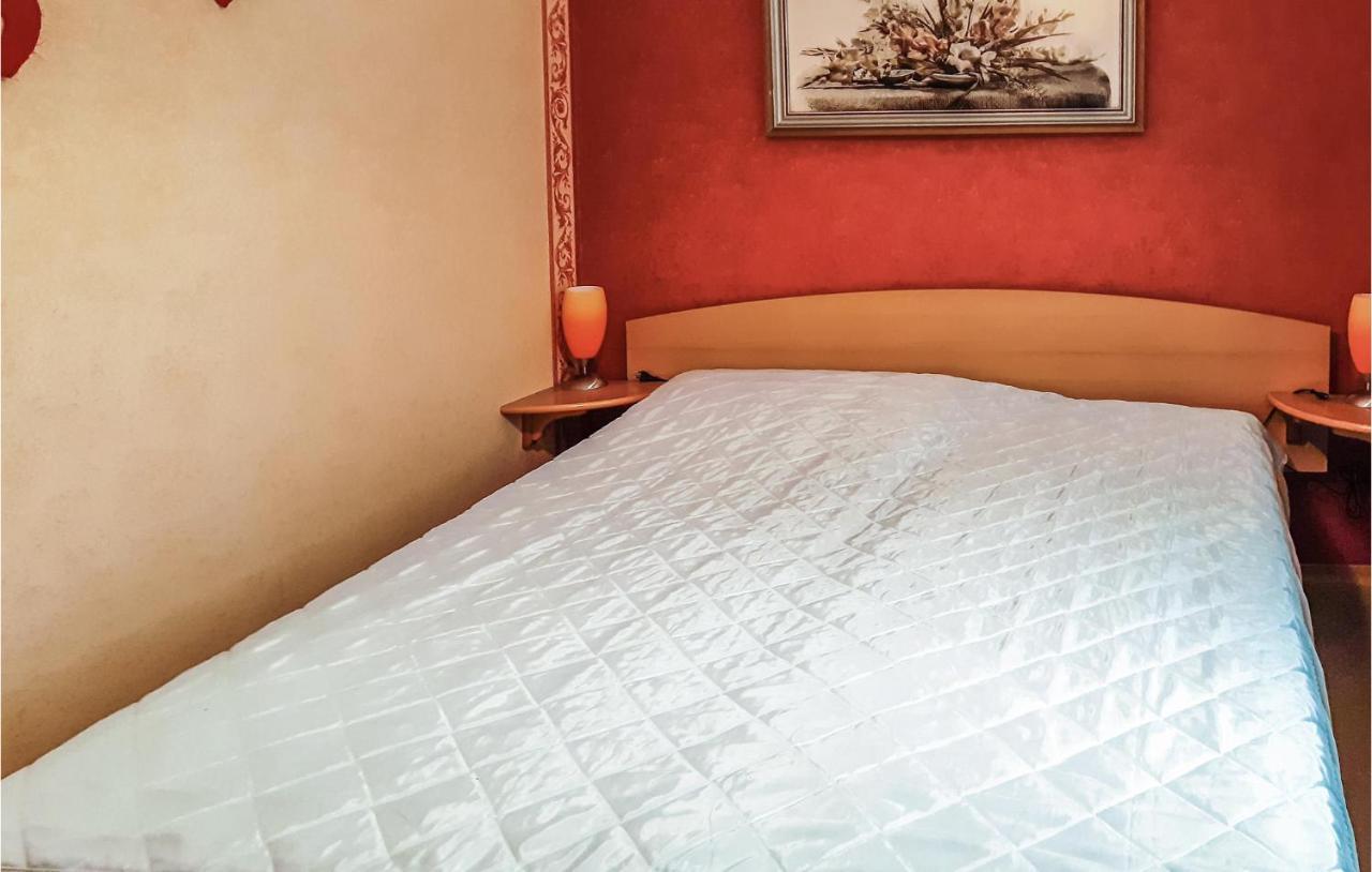 1 Bedroom Gorgeous Home In Loissin Exterior foto